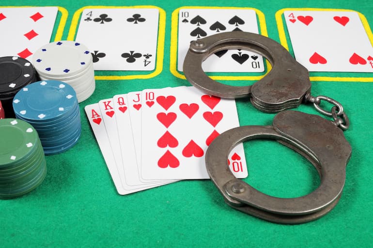 Manette per i tentativi di furti al casinò