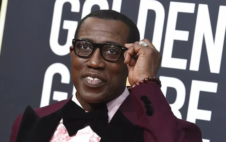 Wesley Snipes posa all'edizione 2020 dei Golden Globe 